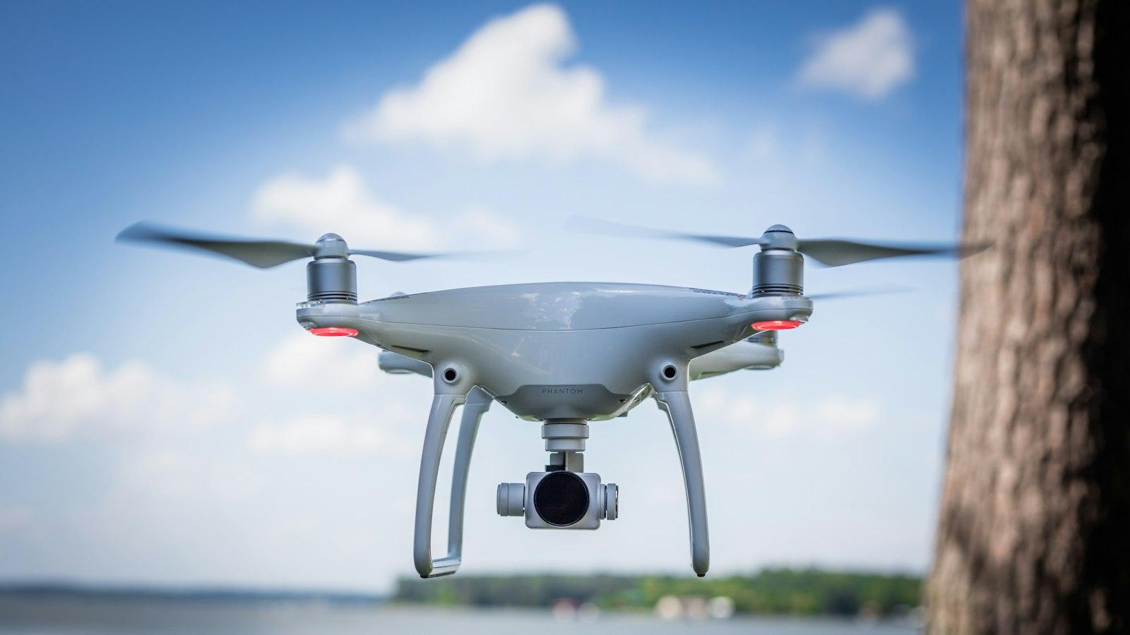 Drones nas Rodovias: Monitoramento de Tráfego e Auxílio em Resgates